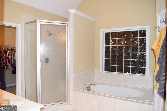 Building Photo - 45 Greenview Dr