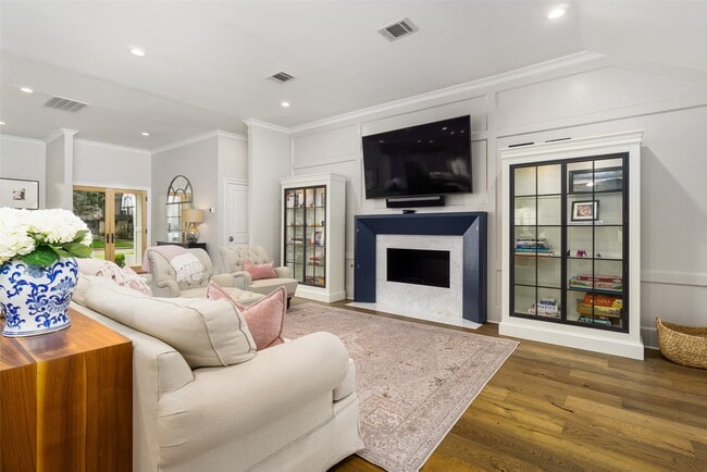 Building Photo - 815 Thornvine Ln