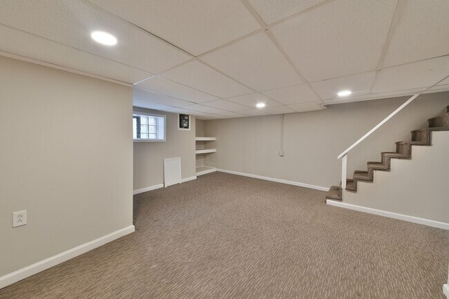 Building Photo - Beautifully Renovated 3 Bedroom Home Now Available For Rent in Cedarbrook!!!