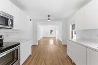 Building Photo - 559 NE 68th St