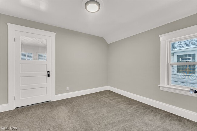 Building Photo - 1501 Botany Ave