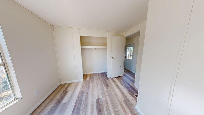 Bedroom - 802 Peach St