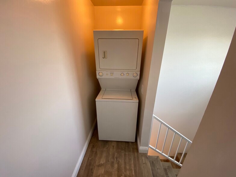 Building Photo - 11725 Lemay St