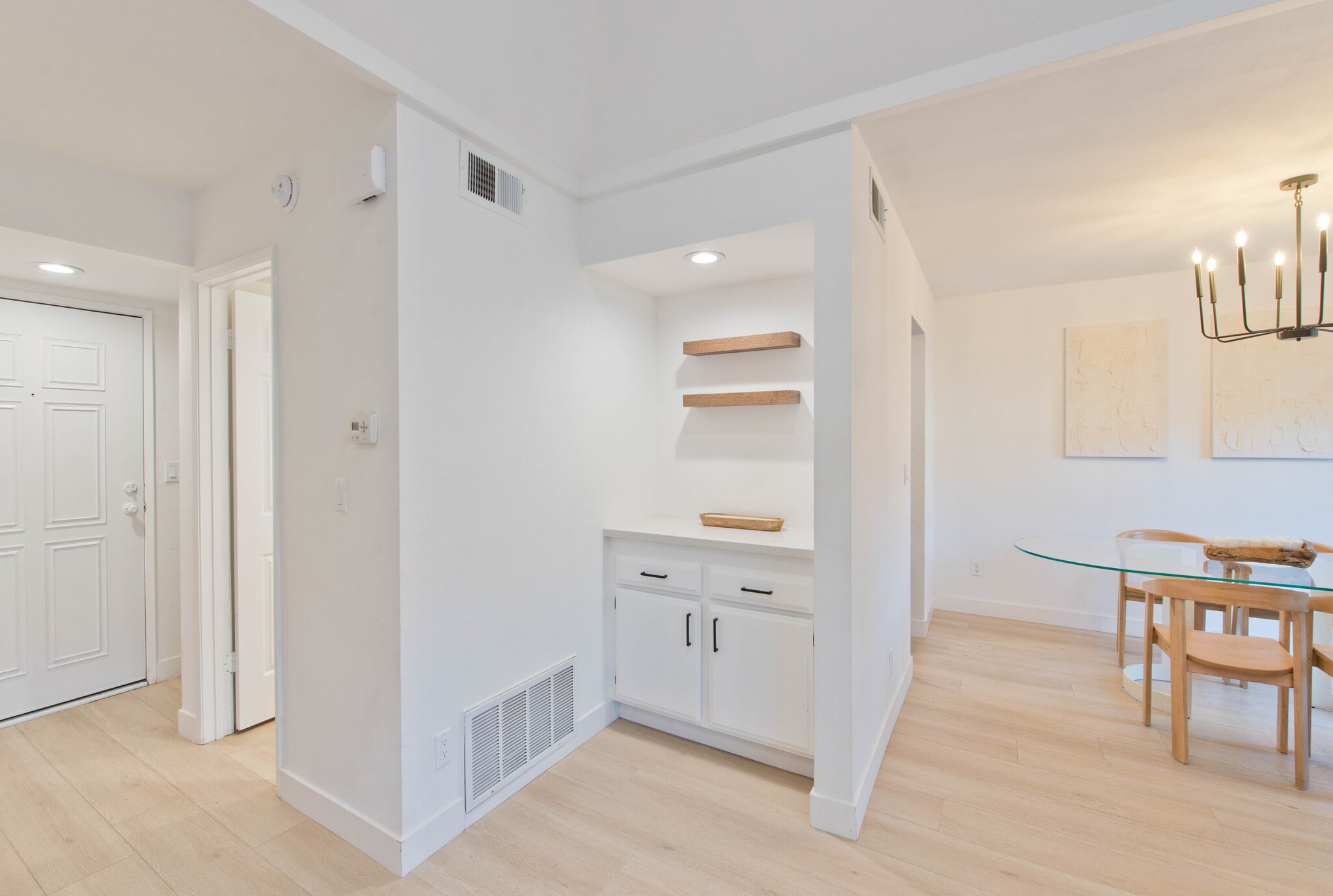 Building Photo - 20645 Roscoe Blvd