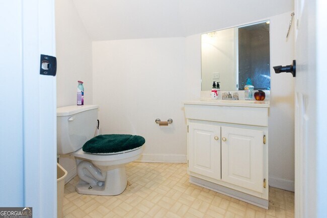 Building Photo - 5166 Wheeler Dr