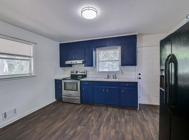 Building Photo - 1114 Terrace Cir