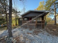 Building Photo - Charming 2 Bedroom, 1.5 Bath Home in Bull Shoals – Corner Lot & Close to Lake Access