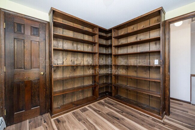 Building Photo - 42 Valley View Ln