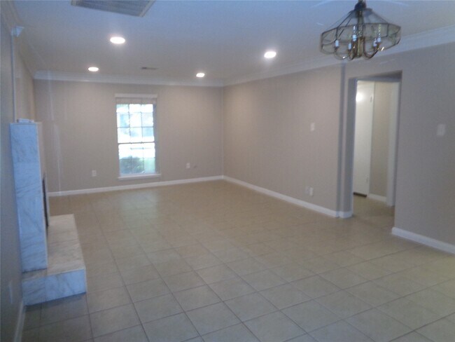 Building Photo - 2045 Western Village Ln