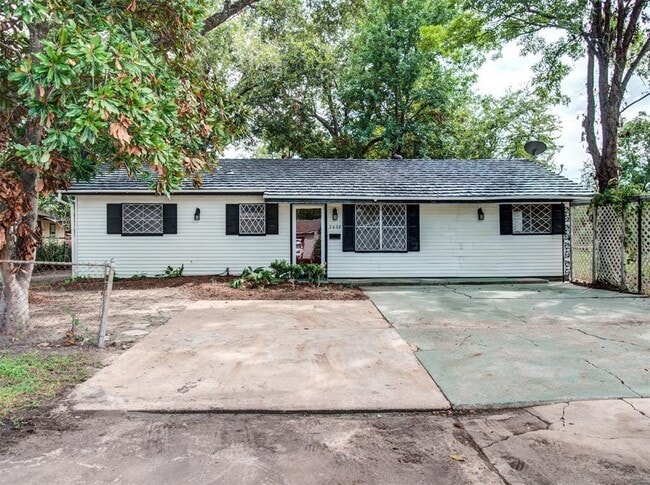 Primary Photo - 3630 Corksie St