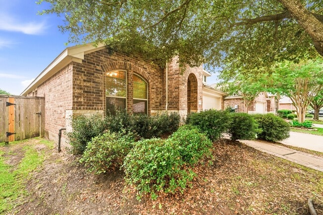Building Photo - 18315 E Willow Oak Bend Dr