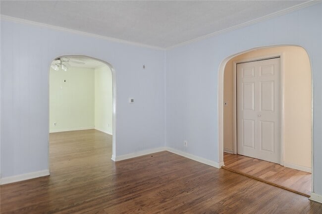 Building Photo - 70 Brentwood St