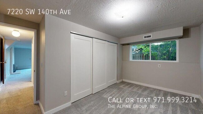 Building Photo - 7220 SW 140th Ave