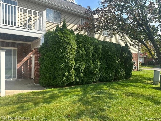 Building Photo - 3581 Reeves Dr