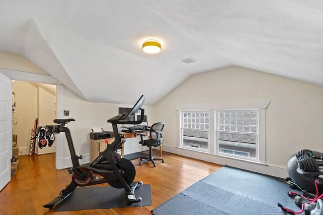 Building Photo - Welcome to this charming craftsman home ne...