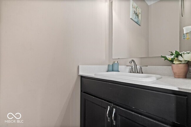 Building Photo - 6037 Shallow Crk Ln