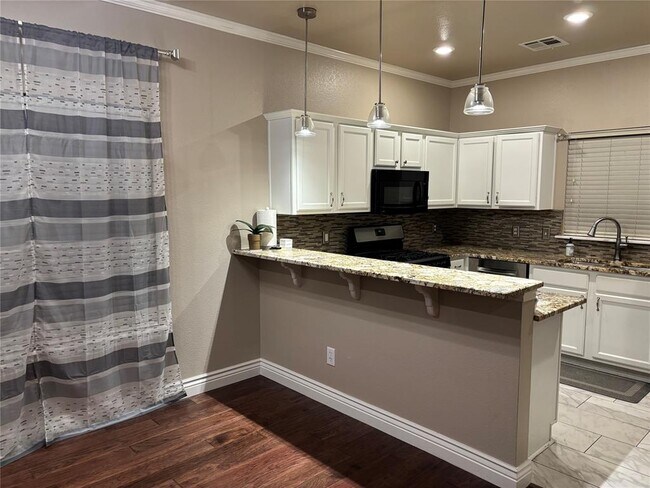 Building Photo - 7013 Eagles Landing
