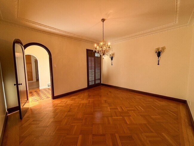 Building Photo - 1427-1429-1429 Taraval St