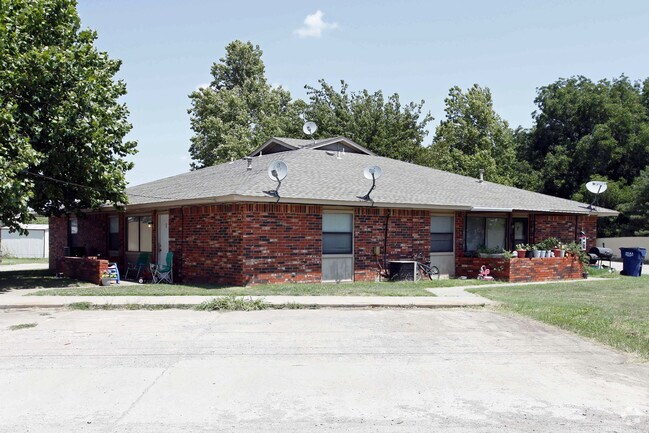 Building Photo - Diamond Apartments