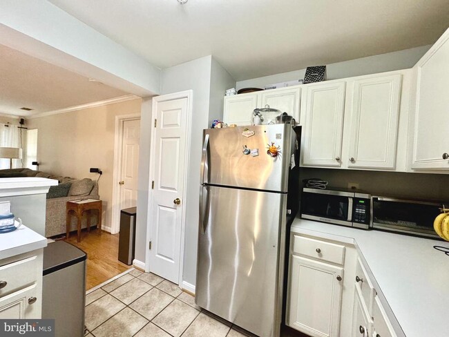 Building Photo - 13105 Millhaven Pl