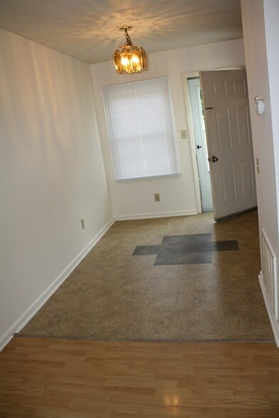Dinning Area - 565 S 20th St