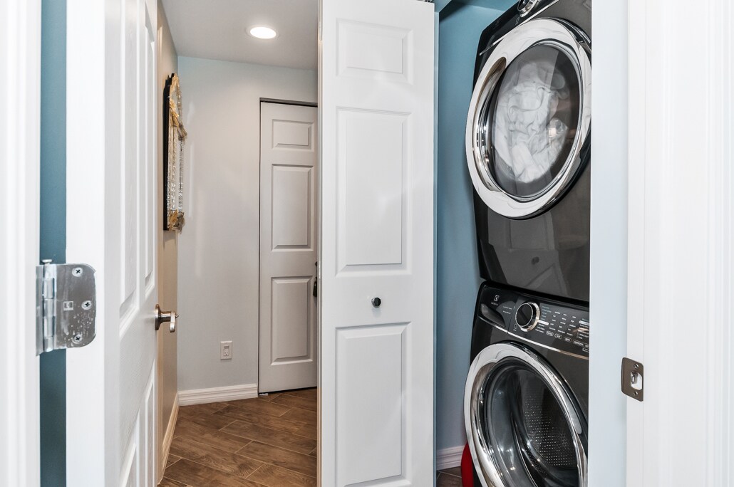 Washer/dryer - 253 Barefoot Beach Blvd
