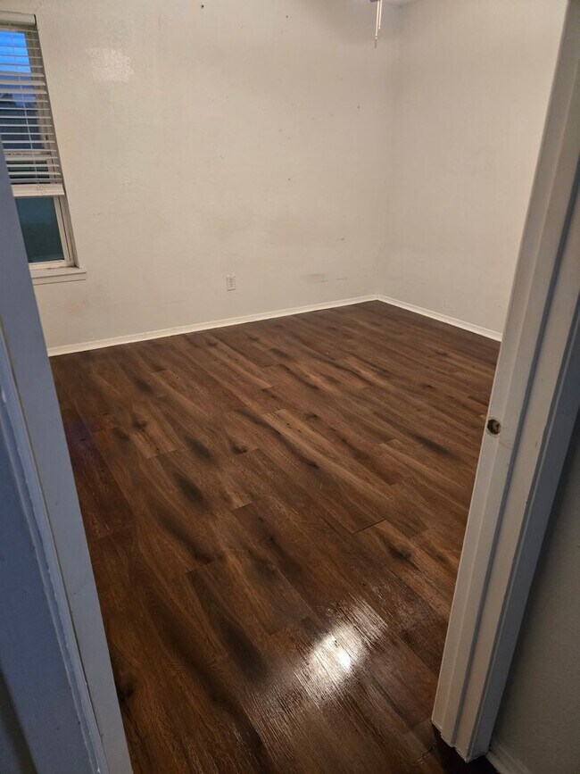 Building Photo - Zuni Drive