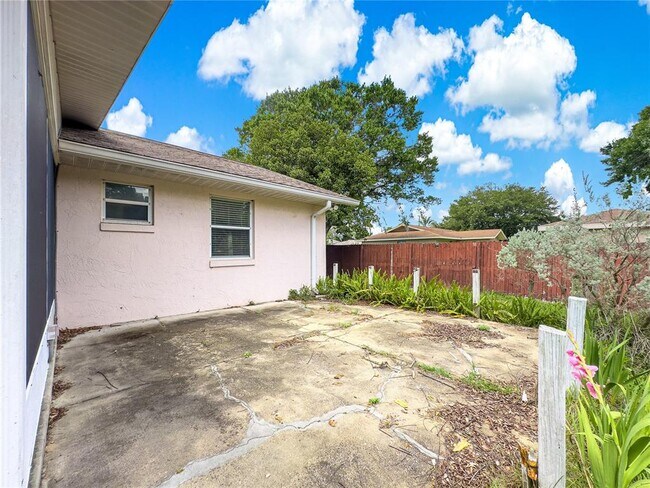 Building Photo - 10739 SE 44th Terrace
