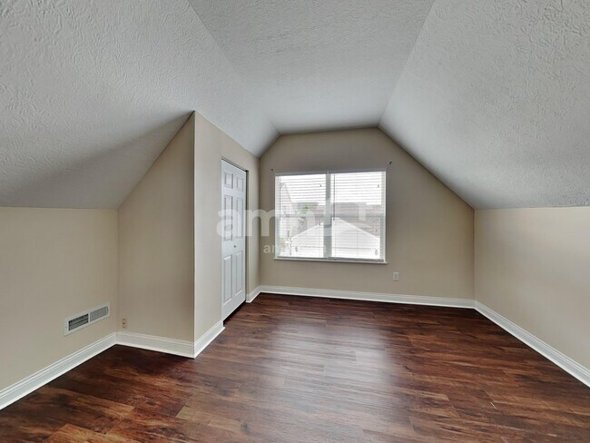 Building Photo - 7233 Hillmont Dr