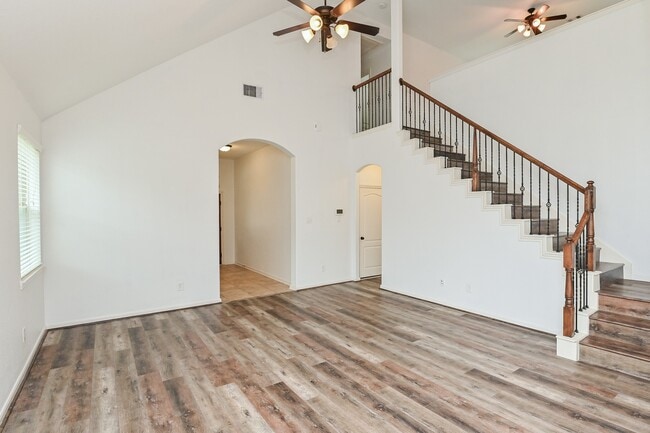 Building Photo - 6026 Baileys Run Ln