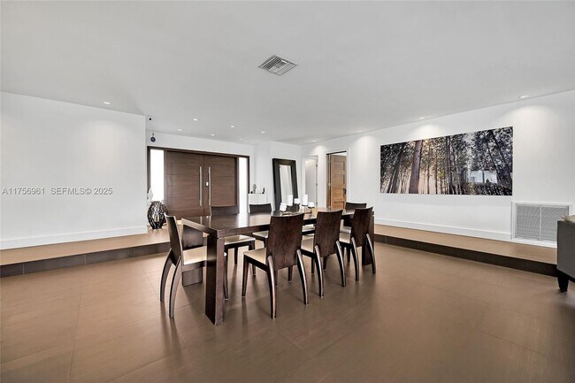 Building Photo - 2120 NE 204th St