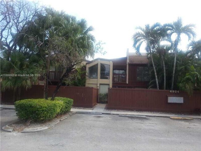 Building Photo - 6924 SW 114th Pl