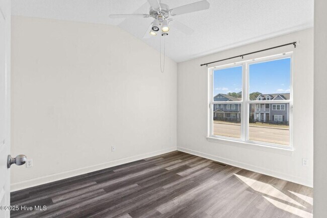 Building Photo - 321 S Kerr Ave