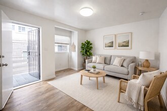 Building Photo - 1323