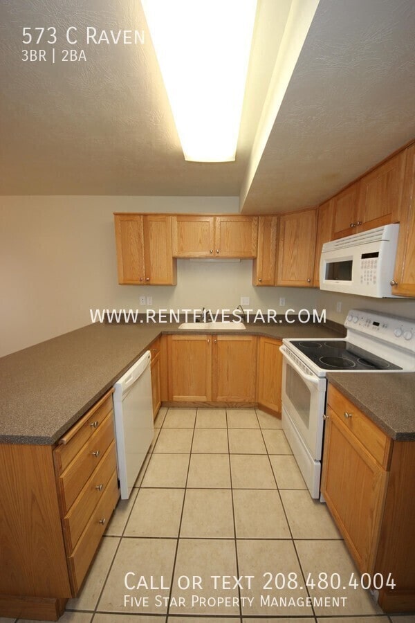 Building Photo - 573 Raven Way