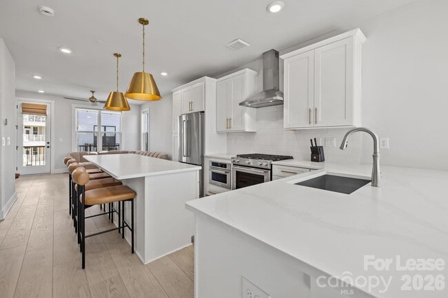 Building Photo - 1925 Dunavant St