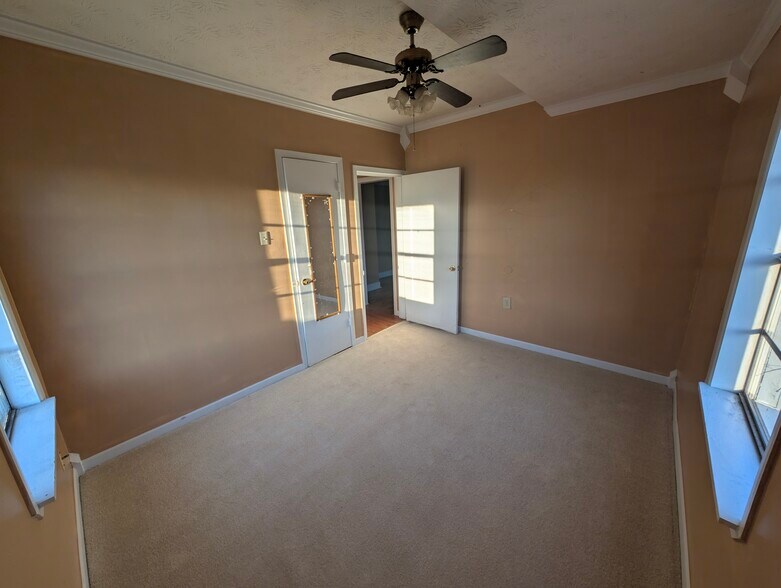 Bedroom - 801 Cox St