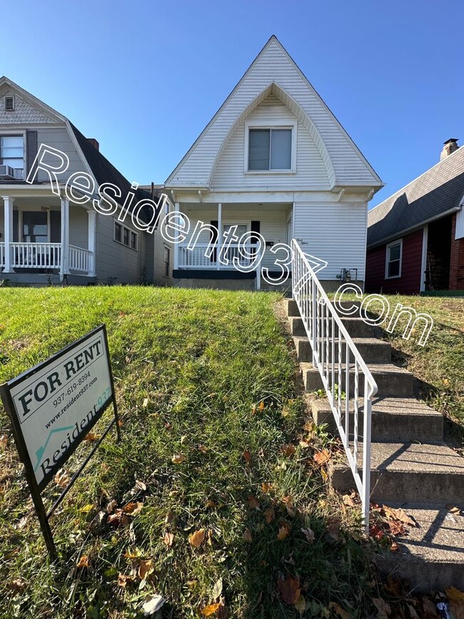 Building Photo - 2 Bed 1 Bath  Close to UD