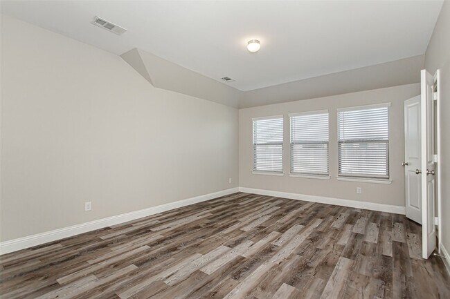 Building Photo - 1203 Rendyn St