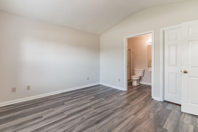 Building Photo - Three bedroom rental on Woodhaven Pl
