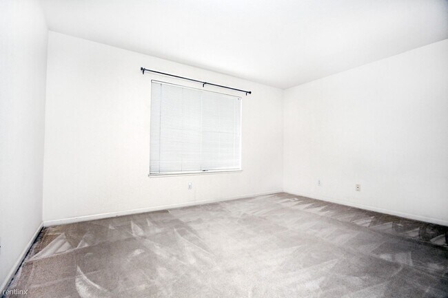 Building Photo - 925 Wilks St