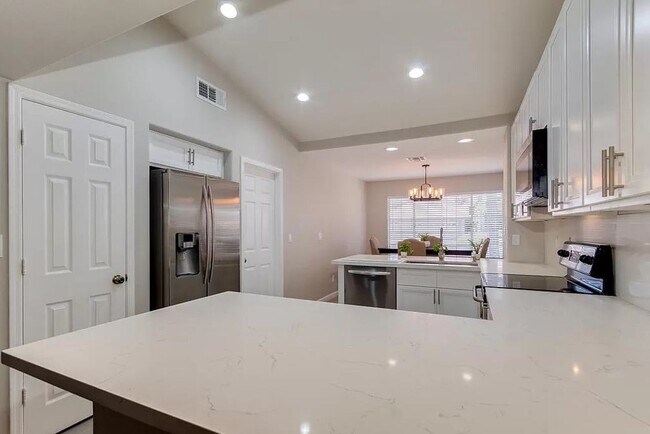 Building Photo - Terrific home in great Gilbert neighborhood!