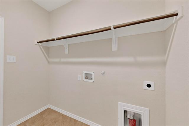 Building Photo - 222 Red Oak Dr