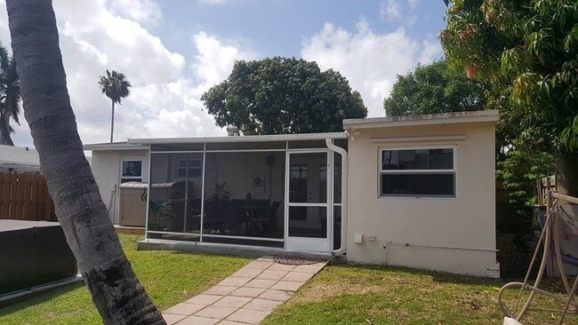 Building Photo - 2721 Sherman St