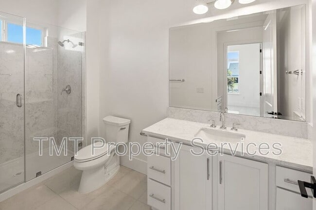 Building Photo - 9041 Ventura St