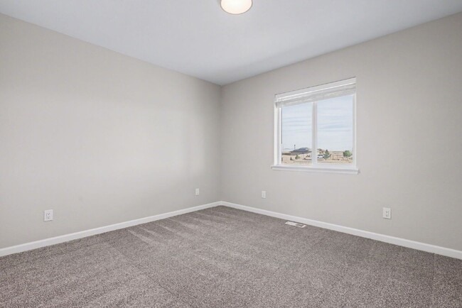 Building Photo - 1905 Tioga Ln