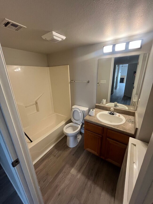 Building Photo - 1 Bedroom condo in the heart of Tulsa