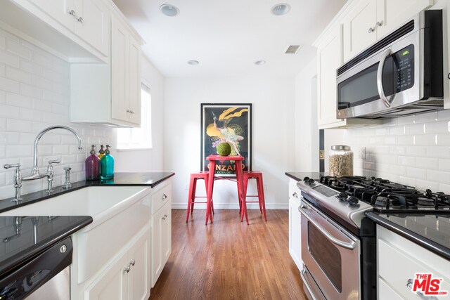 Building Photo - 10840 Lindbrook Dr