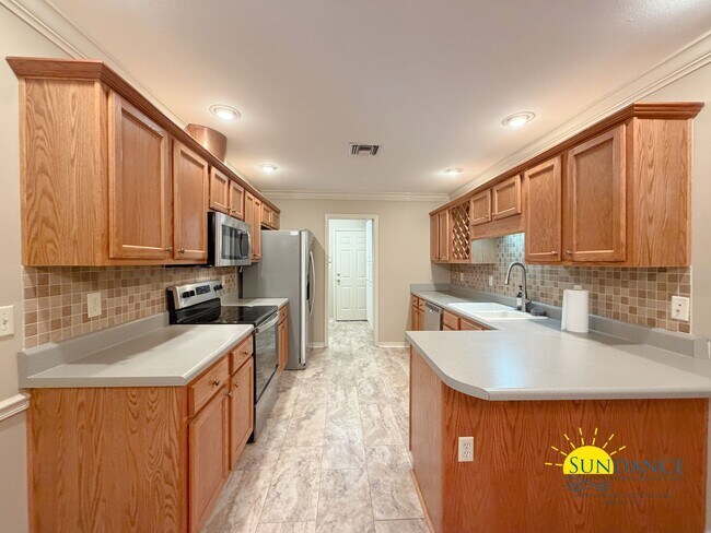 Building Photo - Charming 4BR Home in Fort Walton Beach Near Eglin AFB & Hurlburt Field!