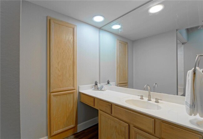 Building Photo - 3777 Peachtree Rd NE